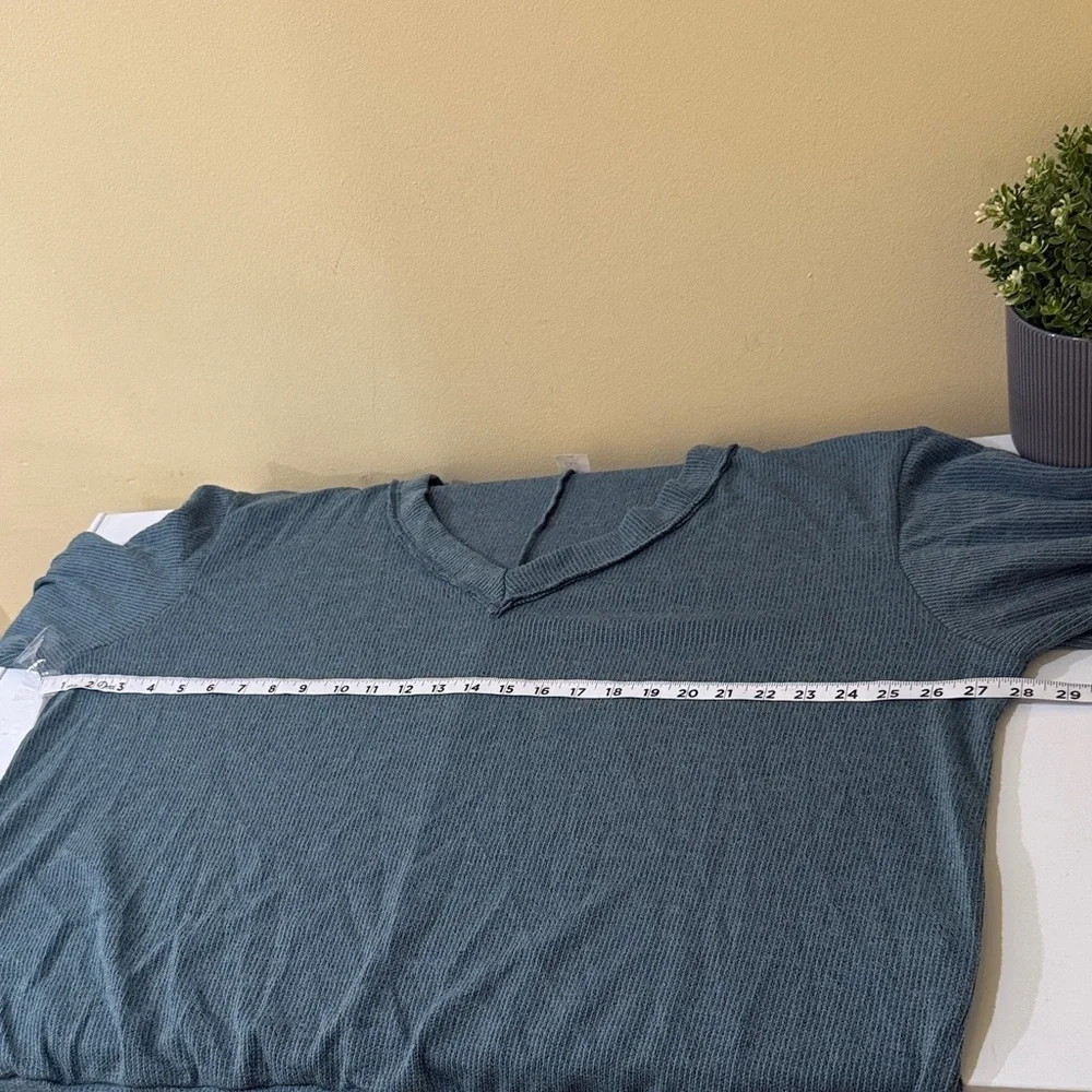 Like Love HAZEL BLUES DOESN'T COMPARE V-NECK TOP Women’s Sweater long sleeve 1XL - Picture 11 of 12